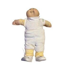 Vintage Cabbage Patch Doll Lovely Preowned Condition